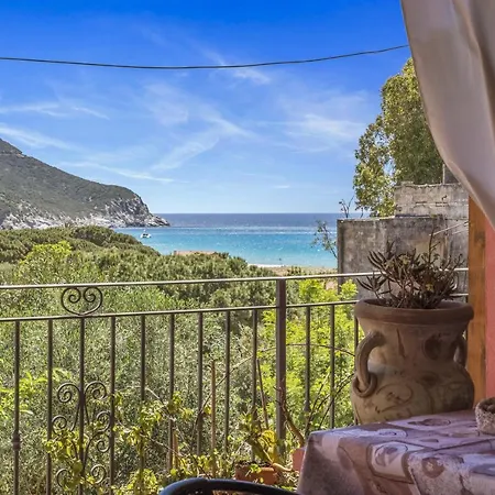 Holiday home Degli Oleandri