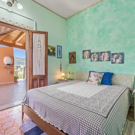 Holiday home Degli Oleandri