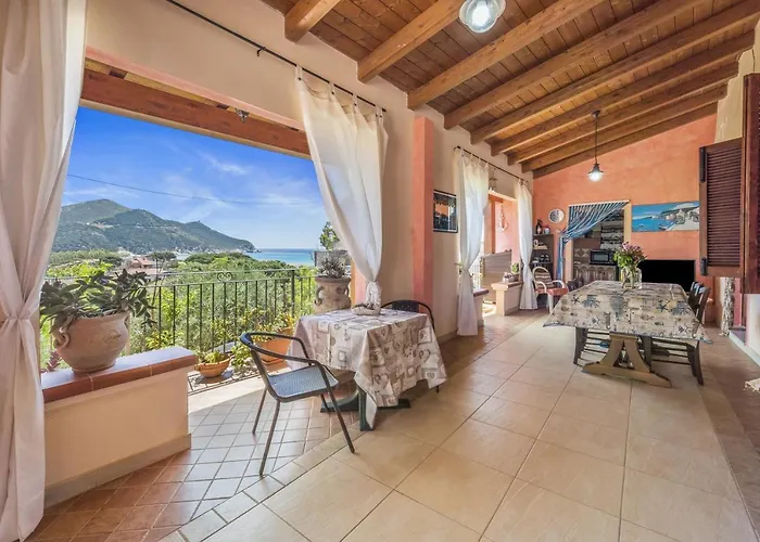 Holiday home Degli Oleandri